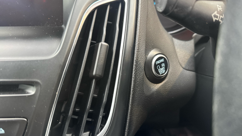 Ford Focus 1.0 EcoBoost 125 Titanium 5dr Petrol Hatchback